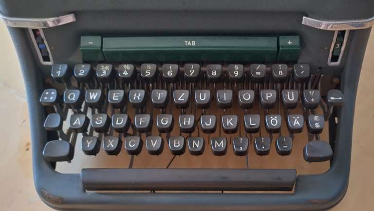 Olympia Büromaschine Tastatur